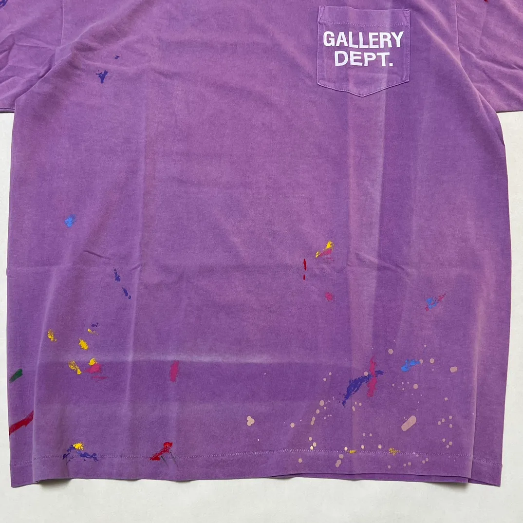 New models in stock! GALLERY DEPT VINTAGE LOGO PAINTED TEE PURPLE Purple ink splashed distressed short sleeves Retro English pocket TEE Purple S-XL Ready-to-wear dyeing Fried salt distressing Hand-sewn plaster bone Very heavy industry Manufacturing dark and light fading technology Hand-splashed ink graffiti Genuine acrylic material